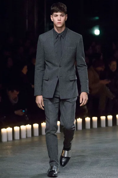 Look 1